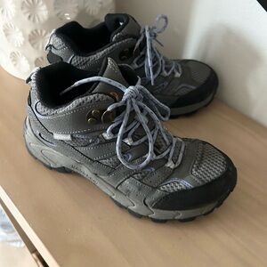 Merrell Moab 2 Mid Waterproof Gray and Black Hiking Boots Kids Girl Size 1